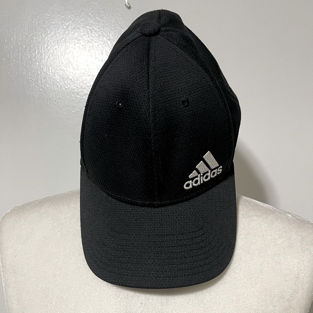 Adidas black cap - Picture 1 of 3